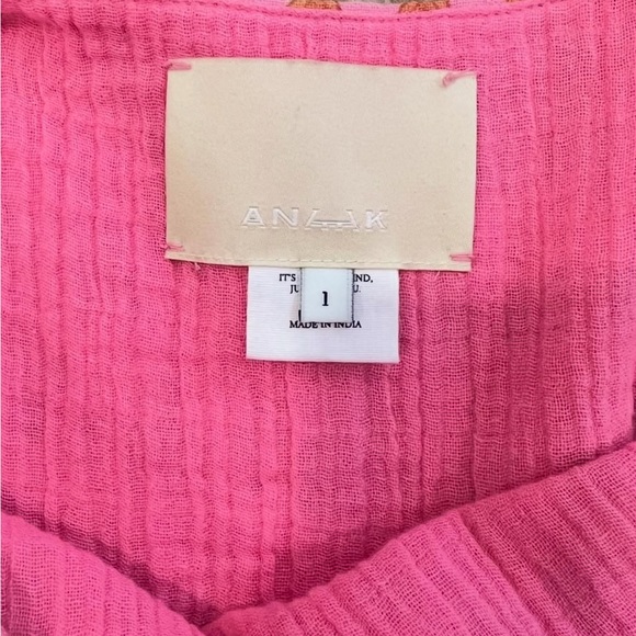 ANAAK Top - Picture 3 of 3